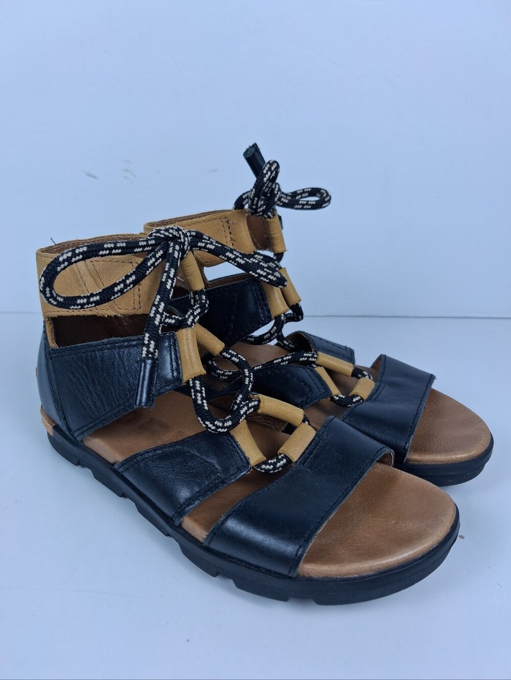 SOREL Torpeda Lace II Gladiator Sandals Womens 7 Black Tan Leather Boho Summer